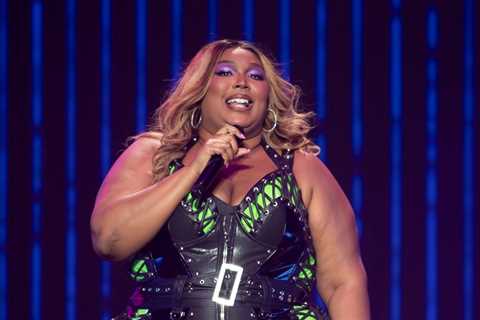 Stars Speak Out, Share Their Support for Lizzo Following Her Statement About Dancer Lawsuit | Lizzo ..