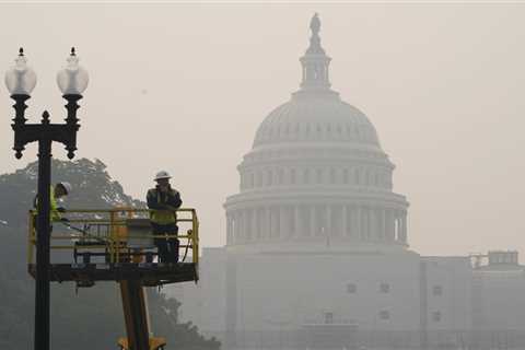 Workers lack protections when wildfire smoke makes the air dangerous ⋆