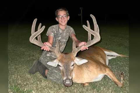 10-Year-Old Tags Giant Velvet 9-Point on Opening Day