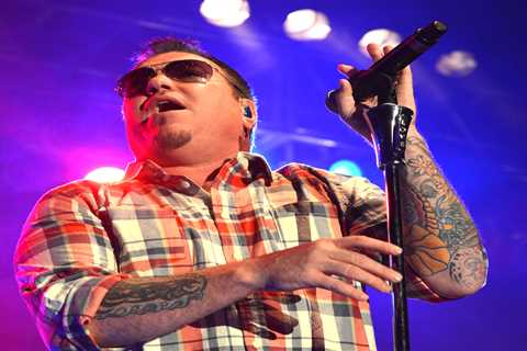 Smash Mouth front man Steve Harwell dead at 56: reports