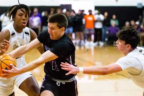 Gainesville Hurricanes boys basketball sweeps Buchholz Bobcats