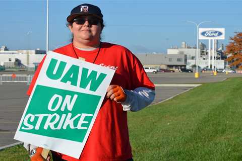 ‘However long it takes,’ longtime Ford worker says of the UAW strike ⋆