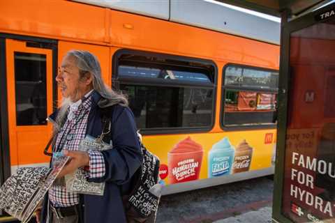 In L.A.’s Koreatown, a lack of bus shelters debilitates elders