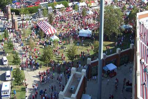 The Best Football Tailgating Spots in Nashville, Tennessee