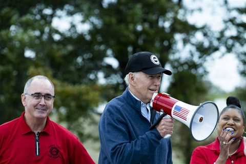 Biden and Trump battle to be seen as most worker-friendly presidential candidate – The Irish Times