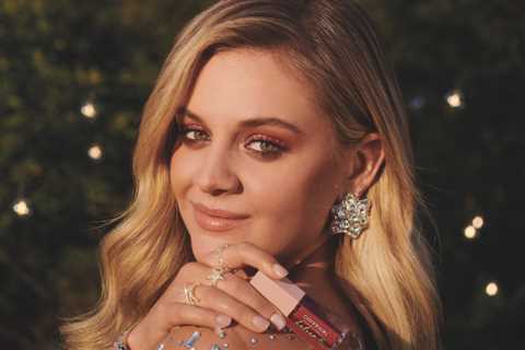 CoverGirl Kelsea Ballerini’s Glitter Eyeshadow Is Here for Your Holiday Looks – StyleCaster