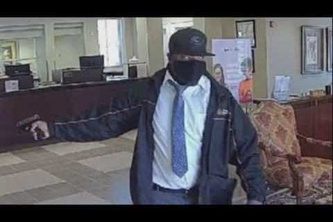 Police search for man who robbed a Slidell bank at gunpoint