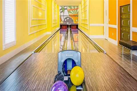 What Amenities Does Each Bowling Lane Rental Package Offer in Suffolk County, NY?