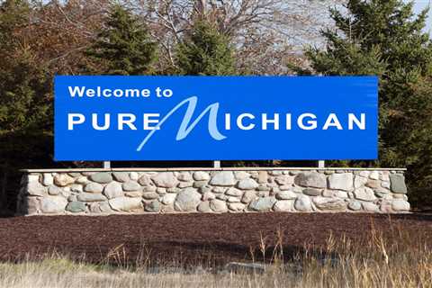 Pay people to move to Michigan? Gov. Gretchen Whitmer population panel mulls the idea