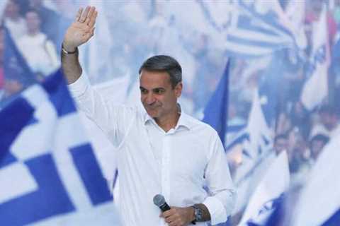 Greece’s 2024 budget approved | Mitsotakis: The commitment to increase the minimum wage to 950..