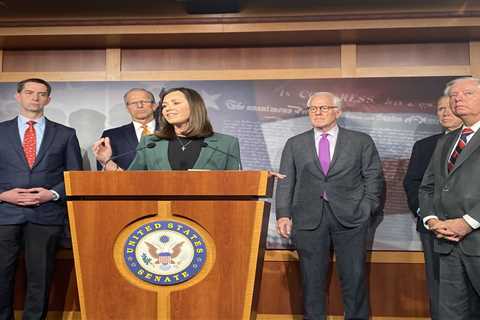 With time growing short, U.S. Senate talks extend on immigration overhaul ⋆