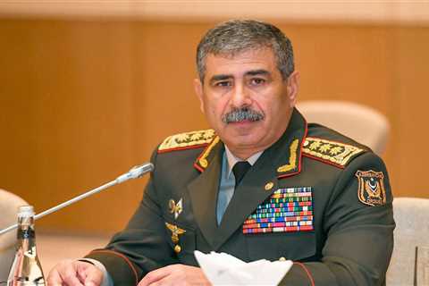 Azerbaijan’s Defense Minister conveys condolences to Türkiye