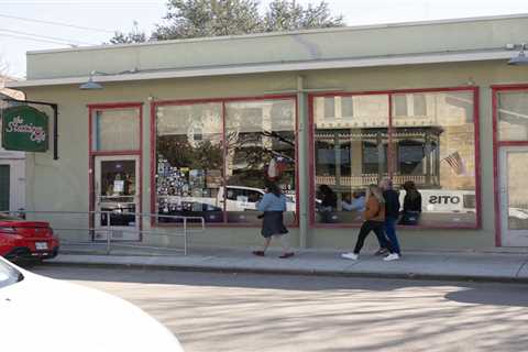 Investors buy two Southtown retail landmarks