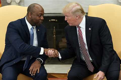 SC Sen. Tim Scott endorses Donald Trump over Haley for president