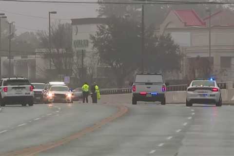 Deadly crash shuts down road in north Harris Co.