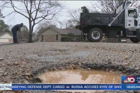 Potholes caused by winter weather creating issues for drivers in South Arkansas