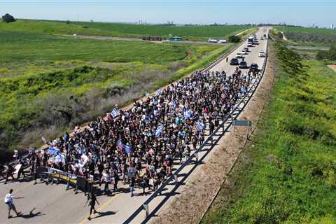 Devastated families of Israeli hostages march to Jerusalem calling for their immediate release