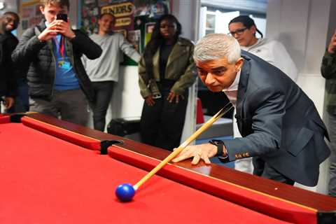 Sadiq Khan's Pool Performance Raises Eyebrows During Youth Club Visit