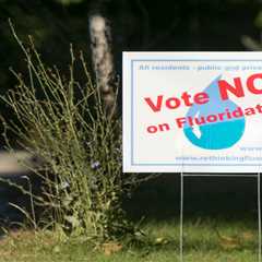 Más condados prohíben el fluoruro en el agua potable. Cómo afecta a la prevención dental