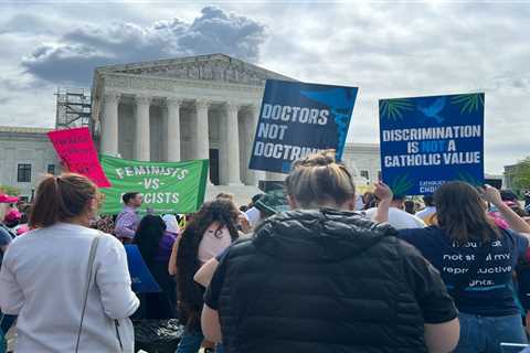 Supreme Court justices appear split over whether to protect abortion care during emergencies •