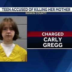 Teen accused of killing her mother has first court appearance