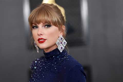 Taylor Swift Somehow Made Undone Hair and a Baseball Hat Look Polished — See Photos