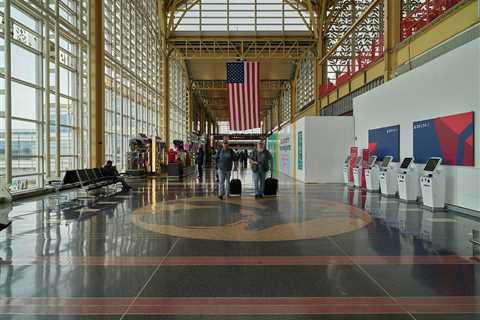 U.S. Senate in FAA bill adds flights at Washington National, bucking local opponents •