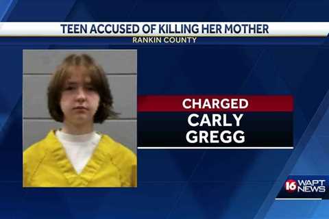 Teen accused of killing her mother has first court appearance