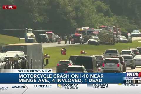 One dead following wreck involving multiple motorcycles on I-10