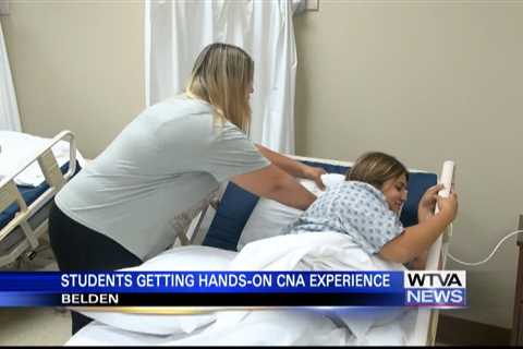 High school graduates learn about nursing at ICC Belden