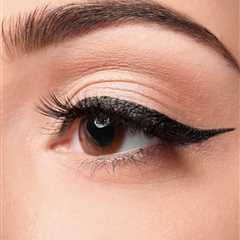 Perfect Winged Liner: A 30-Second Hack for Flawless Eyes