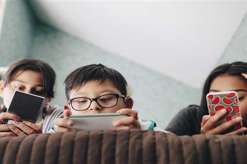 Tech Nanny State? Kids' Phone Ban Drama Has Parents Rolling Their Eyes