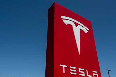 Tesla delays cheaper Model Y once more in April 2025