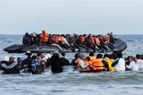 Tories roll out hardline 'Deportation Bill' to slam the brakes on UK immigration