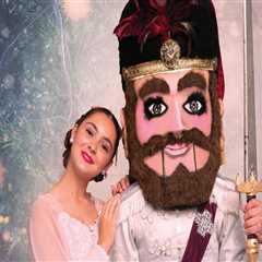 The Art of Dressing Up for the Theater: An Expert's Perspective on Pinellas County, Florida
