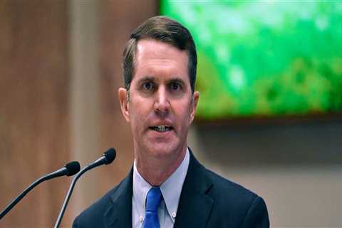 The Salary and Benefits of Political Leaders in Central Kentucky