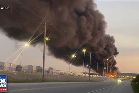 BREAKING: Huge Fireball Erupts After UPS Plane Crashes Near Louisville Airport – Multiple People..