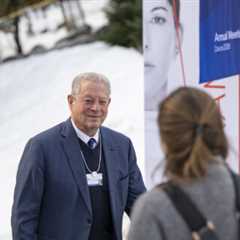 Climate at Davos: Oil execs bemoan “burden” of bank boycotts