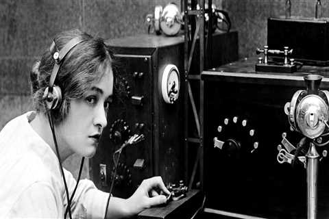 Exploring the Evolution of Communication: From Traditional Methods to Modern Services